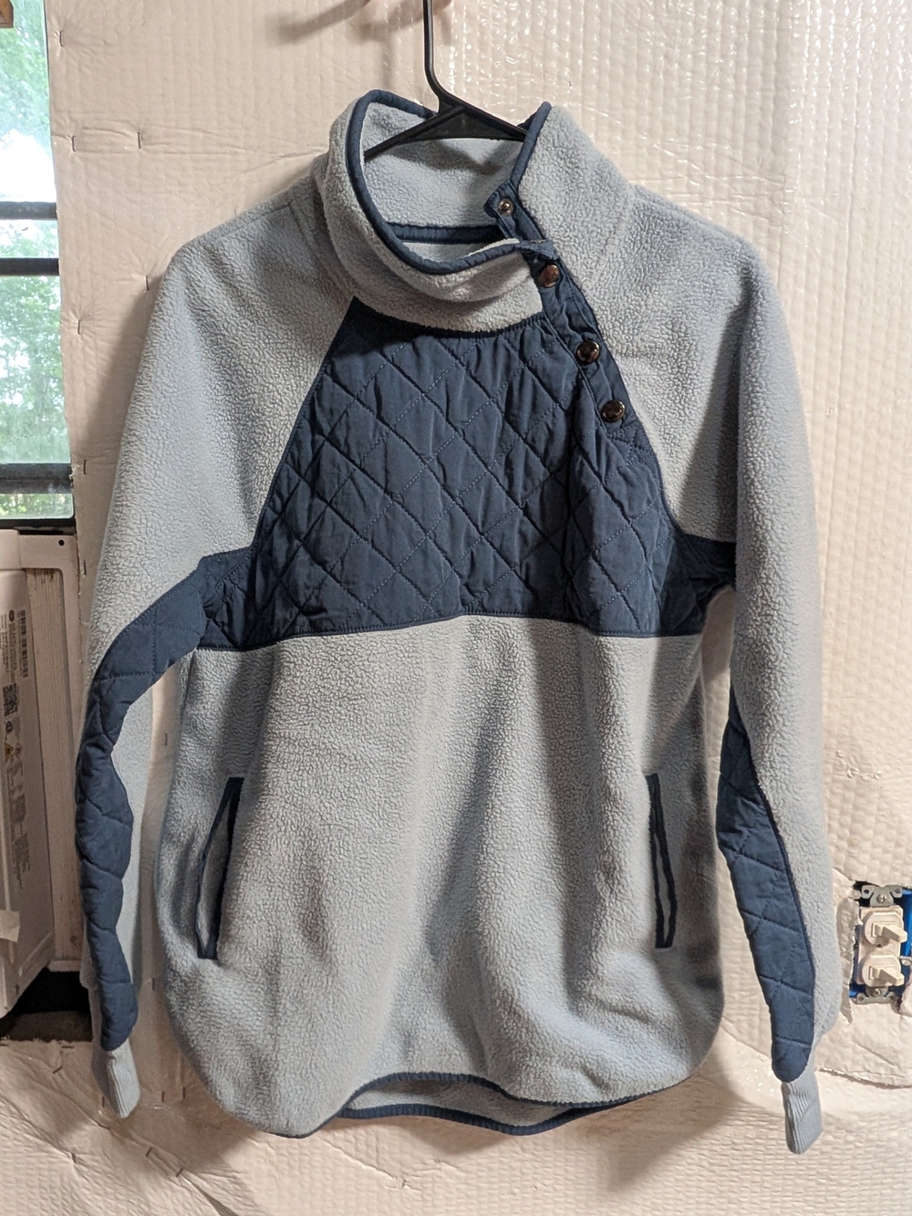 Abercrombie & Fitch Light Blue Fleece Pullover with Navy Label
